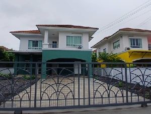 ให้เช่าบ้านเดี่ยวหรู 2ชั้นเนื้อที่ 100ตร.ว พื้นที่ใช้สอย 180ตร.ม 3ห้องนอน 3ห้องน้ำ เฟอร์บางส่วน ถนนสุวินทวงค์ มีนบุรี ราคาเช่า 23,000 บ/ด