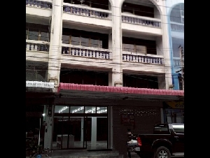 ให้เช่าบ้านใหม่ตกแต่งสวย 3 ชั้นครึ่ง ทำเลทองใจกลางเมืองสุพรรณบุรี ใกล้ตลาดสดเมืองทอง