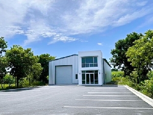 MRTวงแหวนรามอินทรา แฟชั่น600ม.  ให้เช่าโกดัง หรือ ที่ดินถมแล้ว ติดถนนใหญ่ 141 ตร.วา.   MRT นพรัตน 1.4 กม. ทำเลดี  .รพ.นพรัตน์ราชธานี 1.5 กม