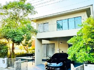 รร.จันทร์เจริญ 800 ม. บางปะกง ฉะเชิงเทรา ให้เช่าบ้านเดี่ยว 2 ชั้น 4 นอน บางนา-ตราดกม.42  หลังมุม 200 ตร.ม.50 ตร.วา.สไตล์โมเดิร์น