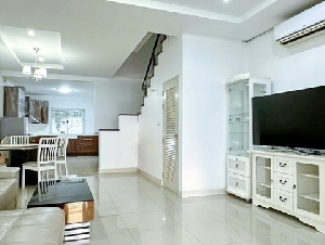 ทาวน์โฮมหรู 3 ชั้น 23 ตร.วา. 270 ตร.ม. 3นอน บิ๊กซี กัลปพฤกษ์ 500 ม. กำนันแม้น 9-15 MRT ภาษีเจริญ 2.6 กม. 4 น้ำ   ถ. สาทร-กัลปพฤกษ์  