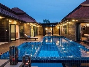 ขาย 17.8 ล้าน บ้านพูลวิลล่าชั้นเดียว 318 ตรว. สไตล์ล้านนาโมเดิร์น เฟอร์นิเจอร์ครบ ขายพร้อมผู้เช่ารับรายได้เดือนละ100,000 บาท (สัญญา 3 ปี)