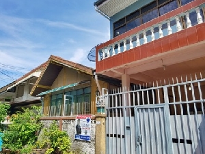 บ้านเดี่ยว บางซื่อ ประชาชื่น 6 แยก 2-1 เลียบคลองประปา พื้นที่ 44 ตร.ว. ใกล้สถานีรถไฟฟ้า MRT เตาปูน  และ สถานีบางซื่อ