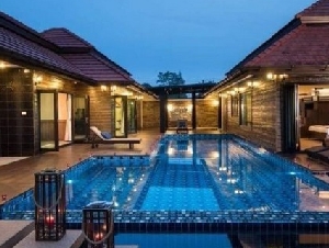 พูลวิลล่าสวยสไตล์ล้านนาโมเดิร์น เฟอร์บิวอินครบ ขายพร้อมผู้เช่า