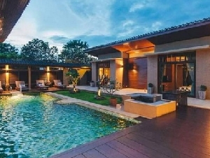 พูลวิลล่าสวย สไตล์รีสอร์ท  บ้านไม่สัก เนื้อที่กว้าง ร่มรื่น หนองแฝก สารภี 