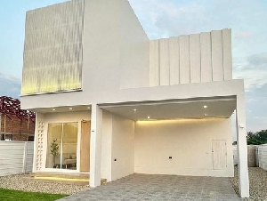 บ้านสร้างใหม่ สไตล์โมเดิร์นมินิมอล 2 ชั้น หลังสุดท้าย สารภี