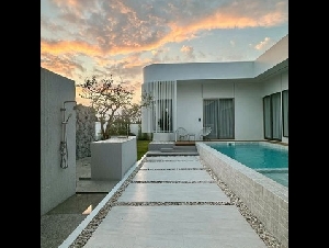 Brand-New Modern Pool Villa ฟังก์ชันครบครัน เดินทางสะดวก หางดง 