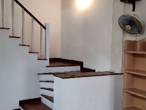 ้ทาวโฮม3ชั้นอยู่ในหมู่บ้านแฮปปี้แลนด์แกรนวิลล์ ซอยลาดพร้าว 101  มี 4ห้องนอน 3ห้องน้ำ