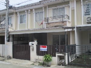 ขายบ้าน พฤกษาทาวน์ เพชรเกษม 81 หนองแขม เขต หนองแขม กรุงเทพ 