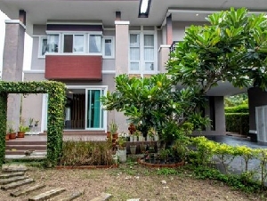 บ้านเดี่ยว 2 ชั้น พื้นที่กว้าง ดีไซน์โมเดิร์น ฟังก์ชันครบ สันกำแพง