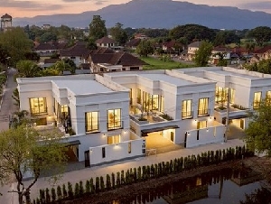 หลังใหญ่ 2 ชั้น บ้านสร้างใหม่ โปร่งโล่ง ทำเลดี อ.เมือง