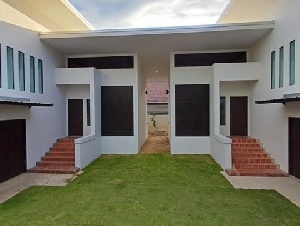  บ้านแฝด 2 ชั้น 2 หลัง ในรั้วเดียวกัน เดินทางสะดวก สารภี