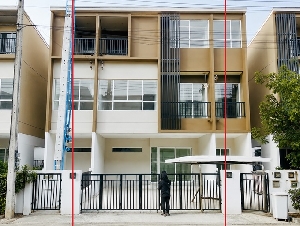 โรบินสันไลฟ์สไตล์ ราชพฤกษ์ 1.55กม. ดูโฮม บางบัวทอง 1.91กม. ชัยพฤกษ์  ทาวน์โฮมหรู 3 ชั้น 3 นอน 3 น้ำ ถ.สะพานนทบุรี 18 ตร.วา. 220 ตร.ม. 