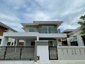 202 ให้เช่า บ้าน - ใกล้กับ - 40000 บาทต่อเดือน ห้องนอน 4 ห้อง ห้องน้ำ 2 ห้อง ชั้นทั้งหมด 2 ชั้น