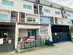 ขาย / ให้เช่า ทาวน์โฮม 3 ชั้น พาทิโอ บางนา วงแหวน ซอยเจโม กิ่งแก้ว 25/1 กาญจนาภิเษก 39 ใกล้ รพ.จุฬารัตน์ 9 แอร์พอร์ต