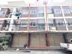ขายอาคารพาณิชย์ เมืองสุราษฎร์ธานี   ถนน สายสุราษฎร์ธานี - บ้านนาสาร