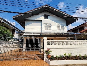 ให้เช่าบ้านเดี่ยว 2 ชั้น หลังใหญ่ ประชาราษฎร์บำเพ็ญ 17 แยก 8 บ้านนอกโครงการ เนื้อที่ 70 ตรว 6นอน 4น้ำ พร้อมเข้าอยู่ - ghd000870R