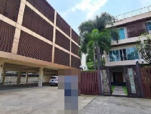 ขาย ออฟฟิศพร้อมบ้านเดี่ยว สุขุมวิท 101 บ้านเดี่ยวมีสระว่ายน้ำส่วนตัว  TEL 095-164-2956