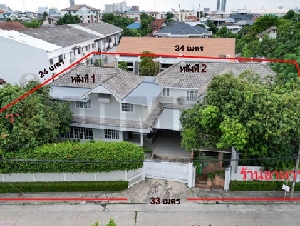 บ้านเดี่ยว 2 ชั้น 2 หลัง มีร้านอาหาร | 179 ตรว. พื้นที่ใช้สอย 500 ตรม. 5 นอน 6 น้ำ จอดรถ 2 คัน ห้องอเนกประสงค์ชั้น1 ห้องทำงาน ห้องแม่บ้าน 2