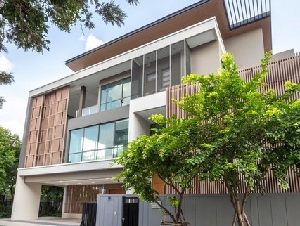 บ้านเดี่ยว 3 ชั้น หมู่บ้าน The Gentry วิภาวดี  ซอยวิภาวดี 62  หลังมุม  บ้านไม่เคยเข้าอยู่