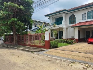 บ้านมัณฑนา วงแหวน ปิ่นเกล้า ซอยวัดพระเงิน แปลงพิเศษโซนด้านหน้าไม่บ้านตรงข้ามโล่งโปร่ง