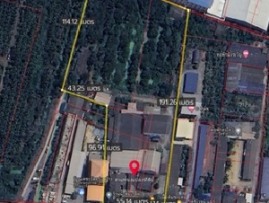 ขายที่ดินติดถนนผังสีม่วงกระทุ่มแบน ติดถนนเส้นหลัก รถเทรลเลอร์เข้า-ออกได้
