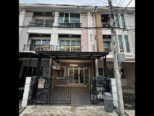 ให้เช่าบ้าน เฟอร์ครบ พร้อมเครื่องใช้ไฟฟ้า ทาวน์โฮม 3ชั้น ใกล้ BTSวุฒากาศ บ้านกลางเมือง เอสเซ้นส์ สาทร - ตากสิน 2