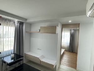 วี คอนโด ศาลายา (V Condo Salaya) ตึก 12A ชั้น 7 ห้องริม มีหน้าต่างที่ห้องนั่งเล่น เจ้าของอยู่เองไม่เคยปล่อยเช่าครับ