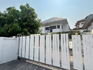 ให้เช่าบ้านเดี่ยวถนนลาดพร้าว71ที่ดิน102ตร.ว4นอน4น้ำตกแต่งใหม่ทั้งหลังเฟอร์ฯครบเช่า65000บาทใกลฺ้Central East villeถ.สังคมสงเคราะห์