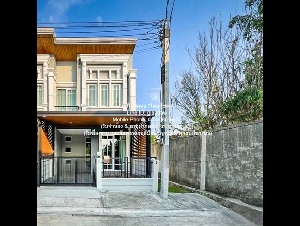 ทาวน์เฮ้าส์ ขายทาวน์โฮม 2 ชั้น (ห้องมุม) ในหมู่บ้านหรู ใกล้ถนนกัลปพฤกษ์ 16.7 ตร.ว. 3 น 2 น้ำ ราคา 3.90 ล้านบาท  ราคาถูกเหลือเชื่อ! กรุงเทพ