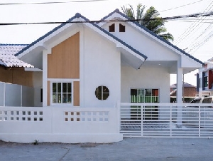  ให้เช่าบ้านแฝด โซนวัดโขดหิน ระยอง รีโนเวทใหม่ พร้อมเฟอร์นิเจอร์ครบ