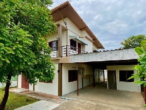ให้เช่าบ้านโมเดิร์น2ชั้น 100ตรว. 5นอน3น้ำ เช่าลดเหลือ 22,000บ. เฟอร์ครบ เลี้ยงสัตว์ได้ แยกกองทราย บ้านจินดาวิลล่า ต.หนองผึ้ง สารภี เชียงใหม่