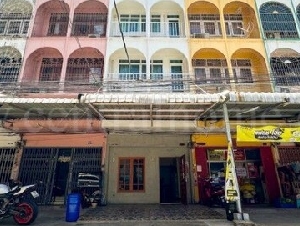 อาคารพาณิชย์ 4 ชั้น รีโนเวทสวยพร้อมอยู่ แยกลำสาลี รามคำแหง 58 - บางกะปิ ราคาดีมาก