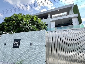 ขายบ้านเดี่ยวใกล้เลียบด่วนรามอินทรา Central Eastville 100 ตรว   3ชั้น 100 ตารางวา  