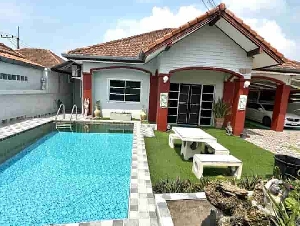 SPECIAL RENTAL OFFER!! Fully Furnished Single-Storey Pool Villa in a Prime Location, Bang Lamung, Chonburi