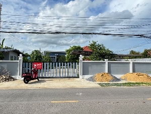 ขายที่ดินพร้อมบ้านสร้างใหม่ ทำเลดี  อำเภอเมืองชัยนาท จังหวัดชัยนาท