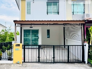 หมู่บ้านพฤกษา เทพารักษ์ 114/2  บ้านหลังมุม ทำเลดี ตกแต่งครบ พรัอมเข้าอยู่