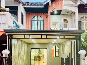 หมู่บ้านเรือนทองนิเวศน์ ลาดพร้าว บ้านสวย เฟอร์นิเจอร์ครบ ตกแต่งพร้อมเข้าอยู่