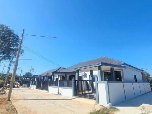  บ้านทาวเฮ้าส์  2นอน 2 น้ำ   ขอบอ่างเก็บน้ำมาบประชัน โป่ง