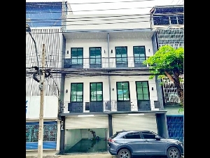  ใหม่ทั้งหลัง ตีทะลุ 445ตร.มตลาดอินดี้ 900 ม. ให้เช่าอาคารพาณิชย์ 3 ชั้น 2 คูหา. ถ.สุขสวัสดิ์ ราษฎร์บูรณะ 