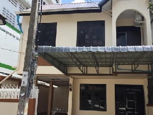 ขายทาวน์เฮาส์หลังมุม 2 ชั้น หมู่บ้านสุขสันต์1 เนื้อที่ 40 ตร.ว. ซ.เพชรเกษม 90  บางแคเหนือ ใกล้เดอะมอล์บางแค ใกล้รถไฟฟ้า ถ.กาญจณาภิเษก