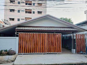 หมู่บ้านธนสิทธิ์ บางปลา 2 บ้านสวย รีโนเวทใหม่ทั้งหลัง พร้อมเข้าอยู่