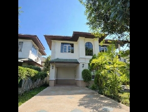 บ้านเดี่ยว ในหมู่บ้านฟ้าหลวง หน้าบ้านไม่ชนใคร เงียบสงบ ไม่วุ่นวาย เป็นส่วนตัวสูง