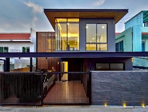 ขายบ้านพูลวิลล่า 2 ชั้น สุขุมวิท 60/1 Yield 11.32 ต่อปี ราคาดีทำเลดี ติดต่อ ผึ้งรติ061-941-9639