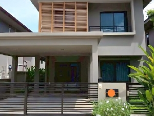 ให้เช่าบ้านเดี่ยว2 ชั้น 42ตรว.ถนน สุขาภิบาล2 ใกล้เมกาบางนา