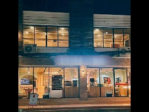 อาคาร 3 ชั้น ย่านวัวลาย ตรงข้ามกาดมณี เหมาะทำธุรกิจทันที ใกล้โรบินสันแอร์พอร์ตเพียง 500 ม.