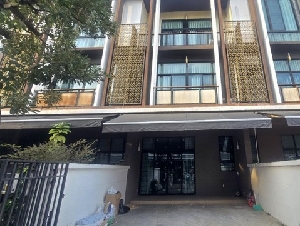 ให้เช่าทาวน์โฮม 3ชั้น 28ตรว. ถนนกรุงเทพฯ  นนทบุรี ใกล้MRT แยกติวานนท์