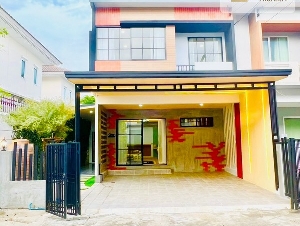 หมู่บ้านเดอะทรัสต์ ทาวน์ วงแหวน - ลําลูกกา หลังมุม รีโนเวทใหม่ทั้งหลัง ตกแต่งครบ พร้อมเข้าอยู่