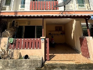 ขายทาวน์เฮ้าส์หมู่บ้านณัฐยาซอย 3 อยู่หน้าค่ายกำแพงเพชรกระทุ่มแบน