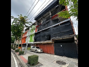 ขายที่ดินพร้อมสิ่งปลูกสร้าง — ริมถนนราษฎร์บูรณะ ทำเลดี ติดถนนใหญ่ 